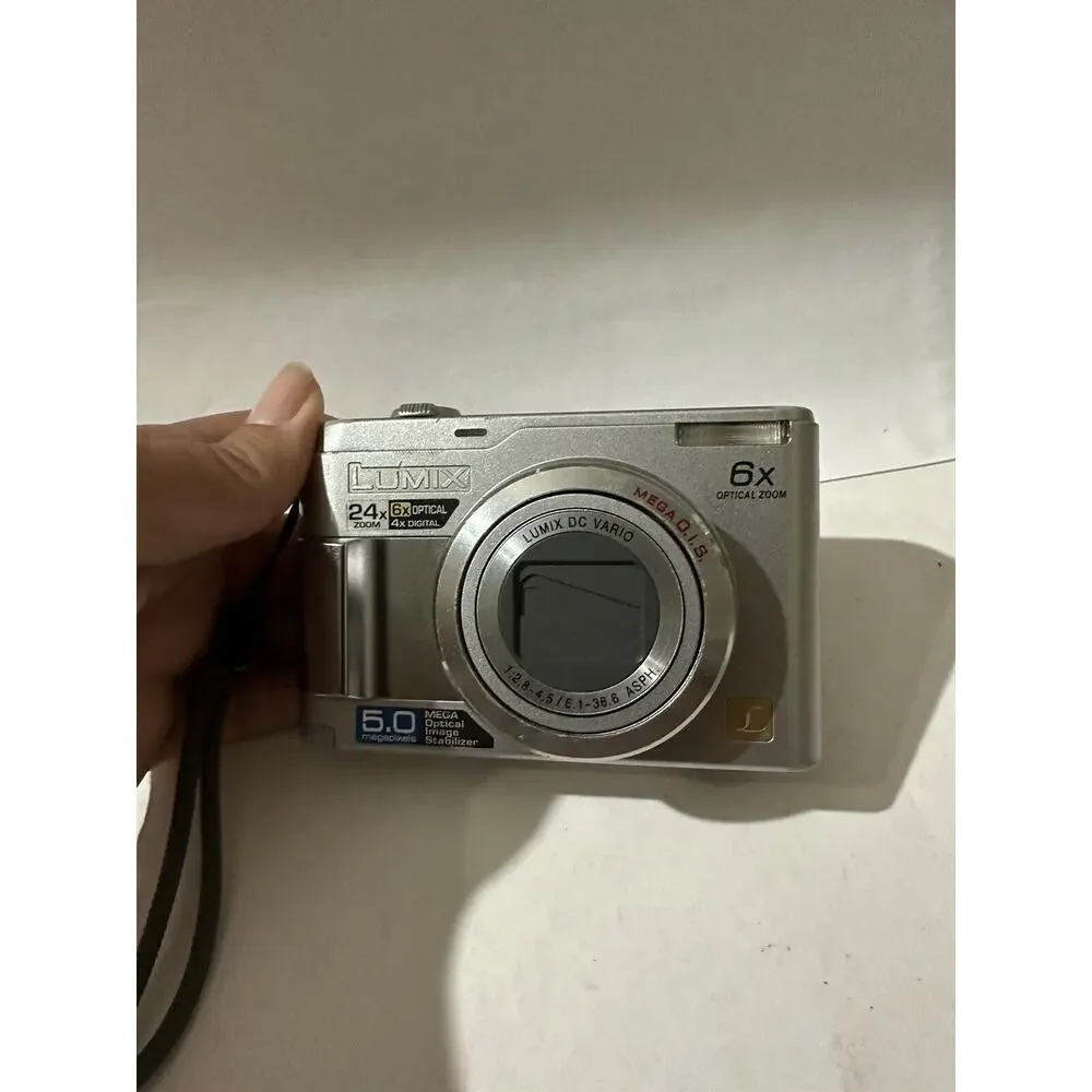 PANASONIC DIGITAL CAMERA LUMIX DMC-LZ2 5.0MP SILVER E2-1 For Parts Repair READ**